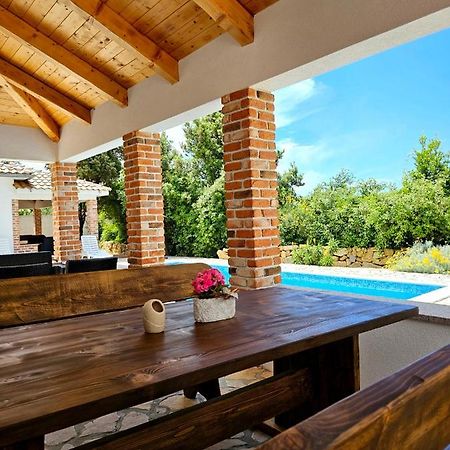 Holiday Homes Sintija Kampor المظهر الخارجي الصورة