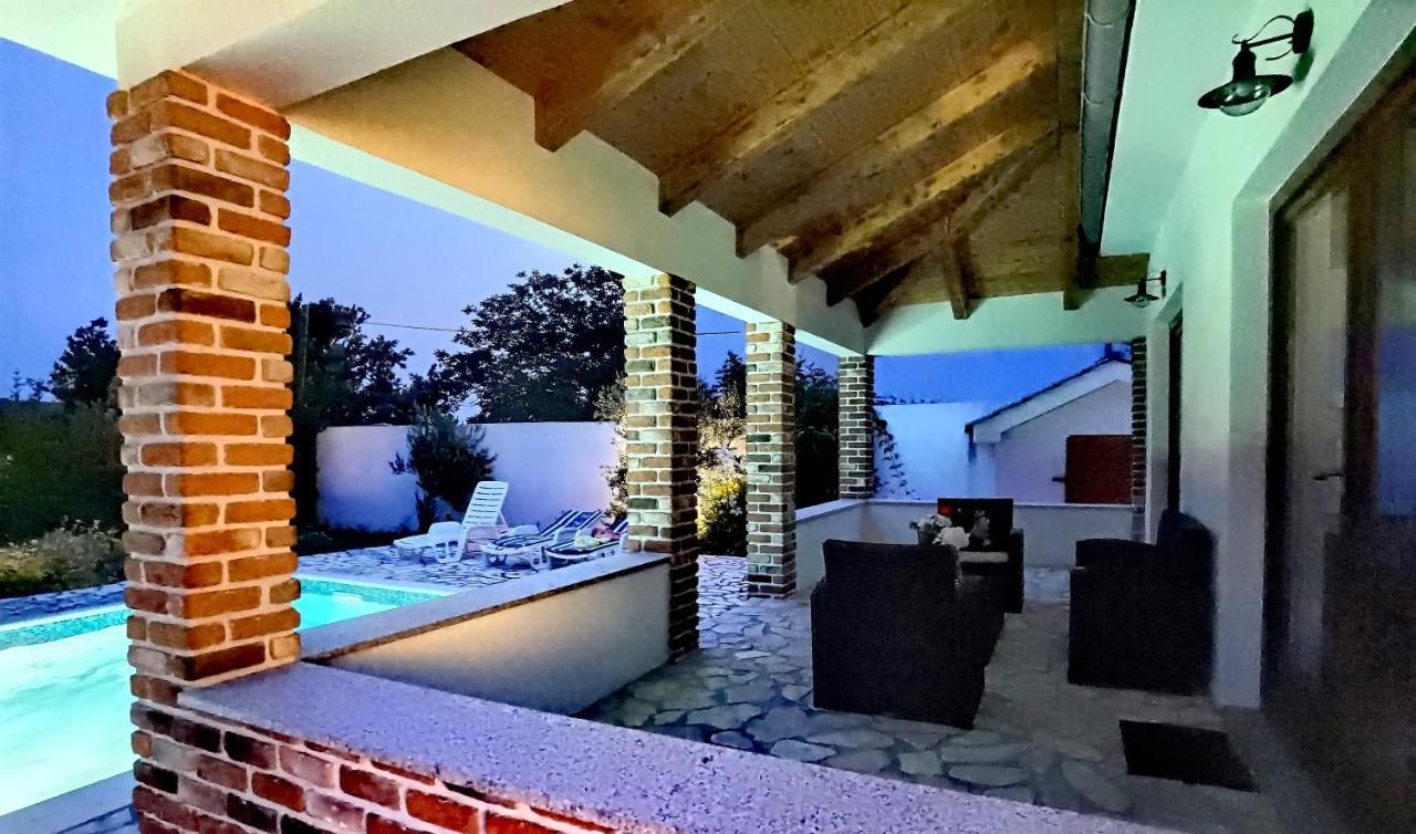 Holiday Homes Sintija Kampor المظهر الخارجي الصورة