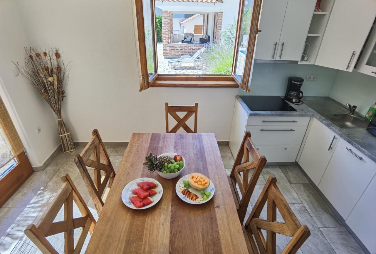 Holiday Homes Sintija Kampor المظهر الخارجي الصورة