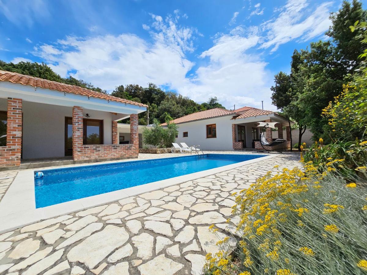 Holiday Homes Sintija Kampor المظهر الخارجي الصورة